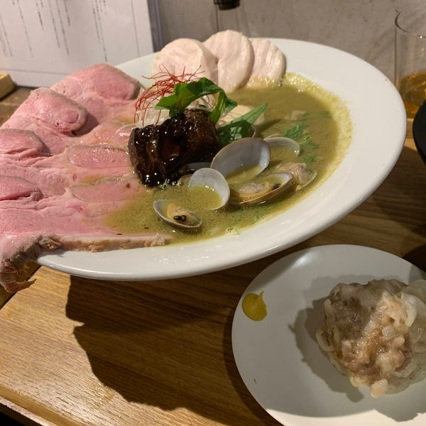 「ピスタチオ坦々麺」@清湯豚骨白醤油拉麺 LABO麺の写真