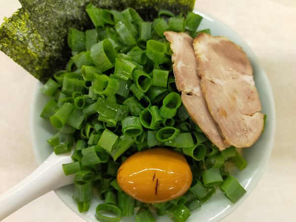 「青ねぎラーメン800円+味玉50円」@ラーメン寺田家 戸塚店の写真