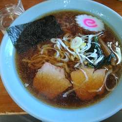 ラーメン(醤油)750円