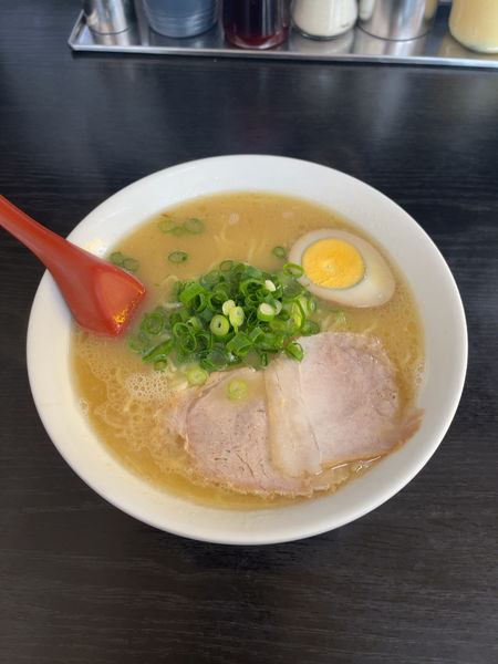 「ラーメン600円（ランチ価格）」@長浜ラーメン とん吉の写真