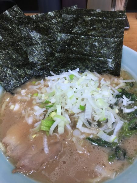 「ラーメン並　醤油　薬味ねぎ」@新岡商店の写真