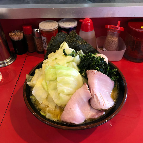 「昼飯セット、キャベツトッピング」@どんとこい家の写真