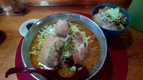 「水晶山らーめん」@麺屋 居間人の写真