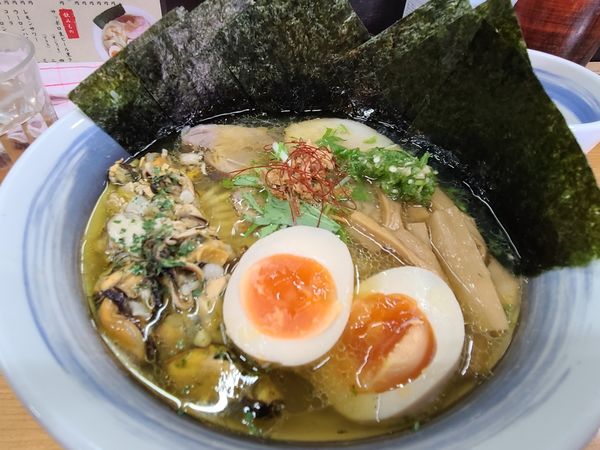 「ムール貝のラーメン」@中華そば 半ざわの写真