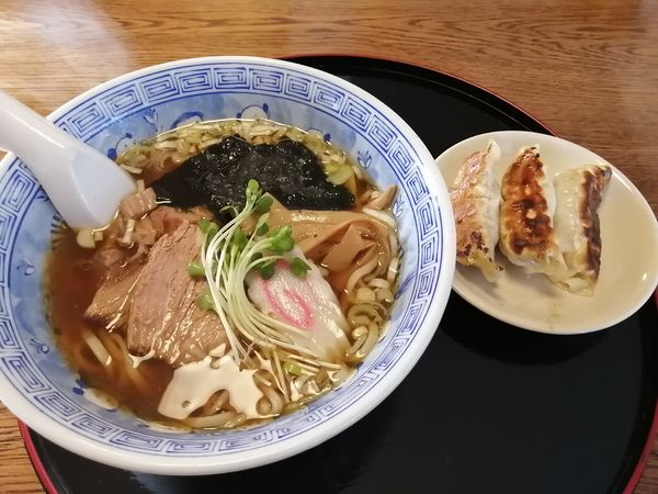 「ラーメン　餃子3個セット　800円」@福来軒の写真
