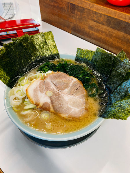 「ラーメン　ネギほうれん草海苔増し」@横浜家系ラーメン 楊喜家の写真