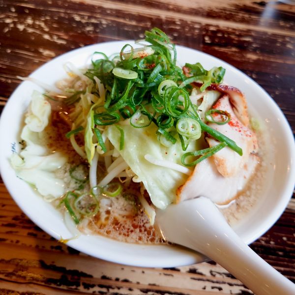 「タタキ背脂らあめん900円」@麺屋 半蔵の写真