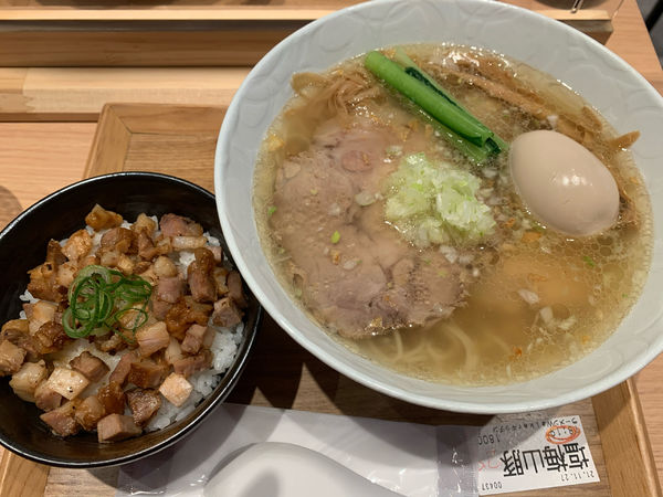 「塩梅山豚チャーシュー麺」@ラーメンWalkerキッチンの写真