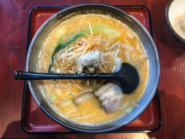 「背脂げんきらーめん」@らーめん げんき屋 友部駅前通り店の写真