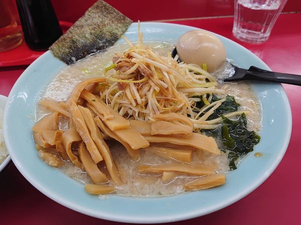 「塩ねぎメンマ味玉ラーメン900円」@ニューラーメンショップの写真