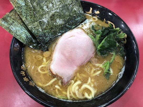 「ラーメン、中盛」@杉田家 千葉祐光店の写真