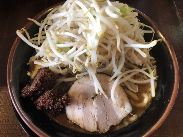 「味噌ラーメンダブル、小＋2赤」@麺や豚髭の写真