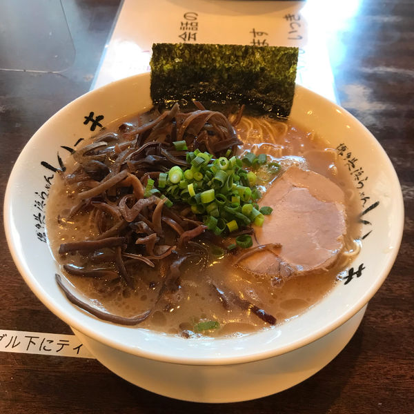 「ラーメン（きくらげ）」@博多長浜らーめん いっきの写真