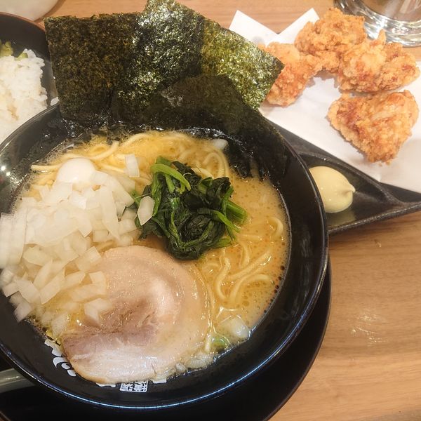 「唐揚げセット(醤油、硬め)1000円、ライス100円」@町田商店 足立鹿浜店の写真