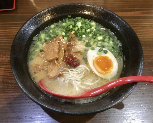 「郡上豚骨ラーメン」@郡上豚骨ラーメン カンミナ 八幡店の写真