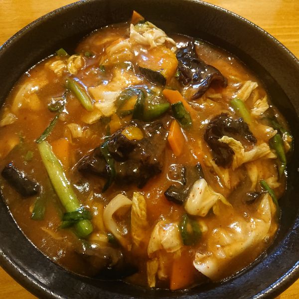 「スタミナ冷やし800円、大盛50円、小ライス100円」@麺や エンジンの写真