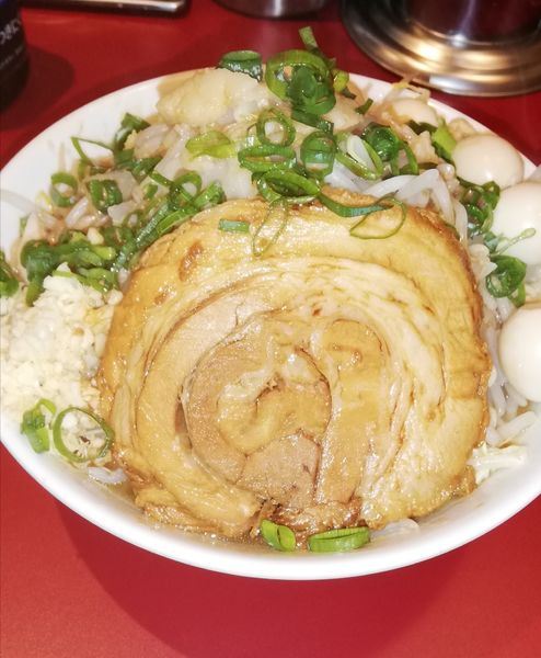 「濃厚ラーメン並盛、ショウガ、ウズラ900+50+100円」@豚らーめん ミドリカワの写真