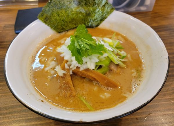 「濃厚煮干しラーメン 850円」@麺屋 くろまるの写真
