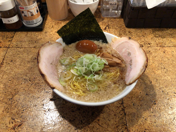 「中間醤油らーめん」@きくちひろきの写真