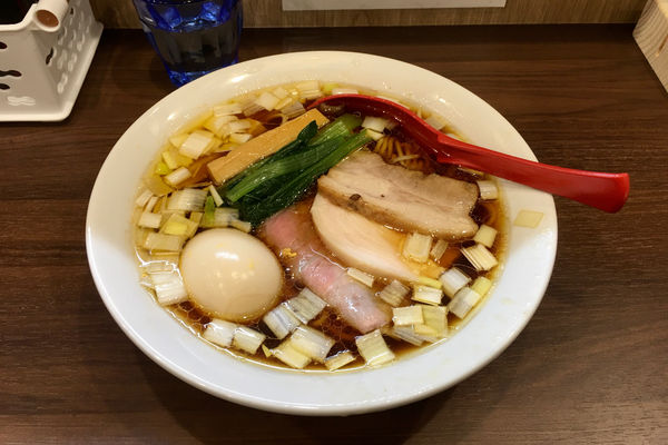 「醤油らーめん(鶏) 780円＋サービス味玉」@麺や 谷口の写真