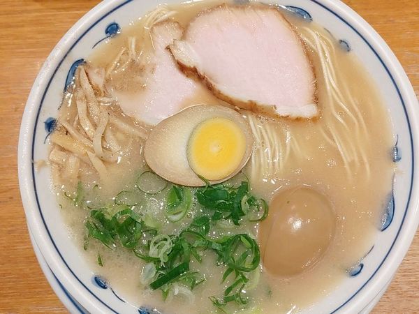 「らあめん＋半熟味玉」@らあめん 渋英の写真