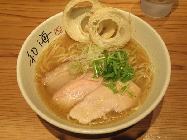 「塩らーめん（890円）」@らーめん専門 和海 なんば店の写真