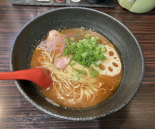 「限定・濃厚魚介らーめん」@中華そば 糸の写真