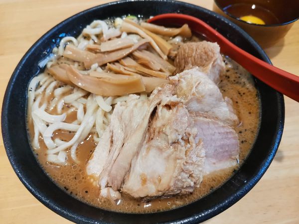 「FBラーメン＋豚２枚＋生卵」@マゼの極み THE FATTONの写真