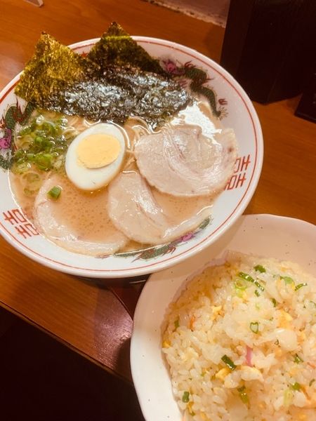 「ラーメン焼めしセット 980円」@豚骨発祥 久留米ラーメン くるめやの写真