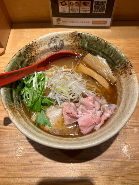 「焼きあこ塩らー麺 820円」@焼きあご塩らー麺 たかはし 新宿本店の写真