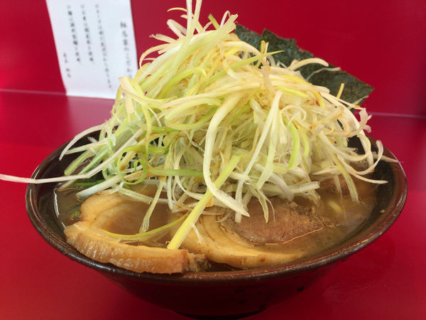 「ネギラーメン＋バラチャーシュー＋ほうれん草」@横浜ラーメン 相馬家の写真