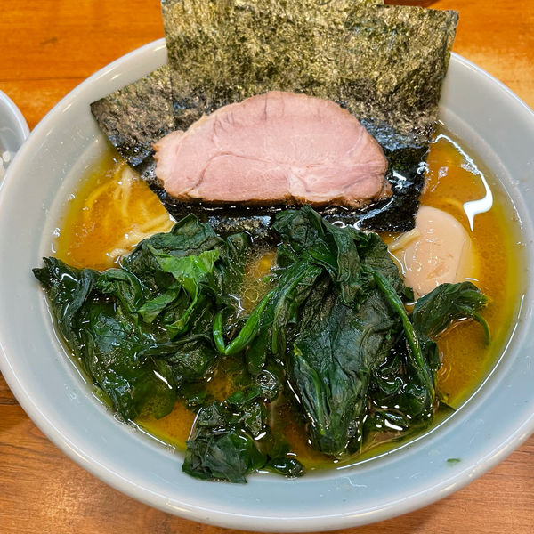 「ほうれん草ラーメン」@横浜ラーメン 武蔵家 稲田堤店の写真