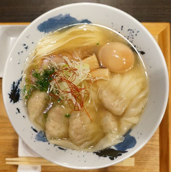 「雲呑麺＋味玉」@豚骨清湯・自家製麺 かつらの写真