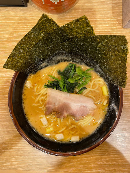 「ラーメン」@横浜家系ラーメン ぎん家 名古屋駅西口店の写真