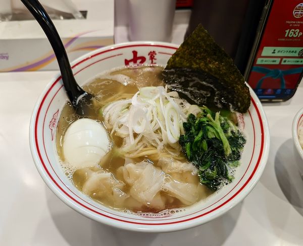 「塩煮干しラーメン」@蒙古タンメン 中本 柏店の写真