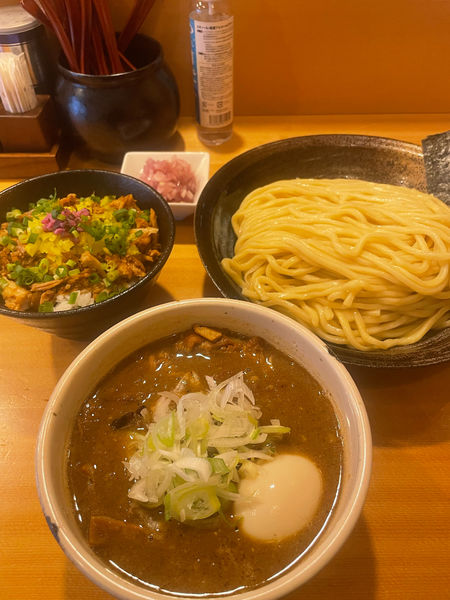 「特製つけ麺大盛＋玉ねぎ＋チャーたく丼」@つけ麺 大武の写真