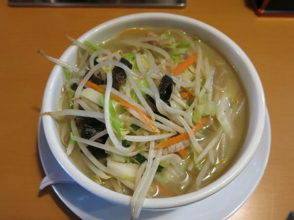 「野菜たっぷり湯麺：650円（外税なので715円）」@天心ラーメン 日暮里店の写真
