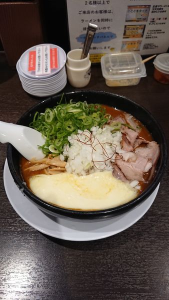 「カレーラーメン+チーズ」@来来亭 岡山大供店の写真