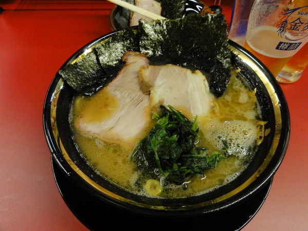 「ラーメン無料硬薄多🍺3」@家系ラーメン王道家直伝 との丸家 松飛台店の写真