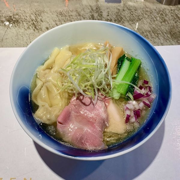 白醤油中華そば雲呑