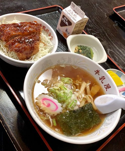 「牛乳屋ミニセット1100円（会津中太麺）」@牛乳屋食堂の写真
