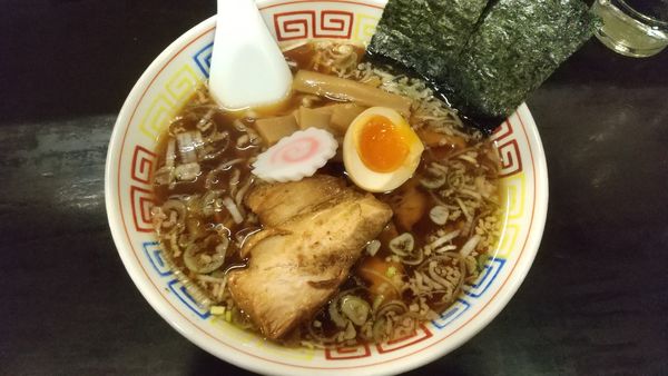 「そば屋の醤油らーめん（ゲリラ限定）900円」@づゅる麺 池田の写真