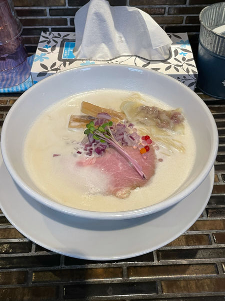 「白湯汐そば　(880円)」@noodles kitchen GUNNERS 新丸子店の写真