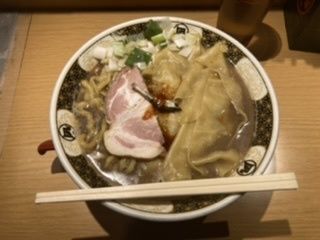 「煮干しラーメン ¥870」@すごい煮干ラーメン凪 西新宿7丁目店の写真