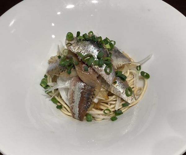 「イワシそば」@寿製麺 よしかわ 西台駅前店の写真