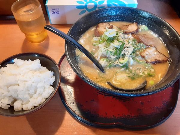 「とんこつ味噌ラーメン」@笑楽の写真