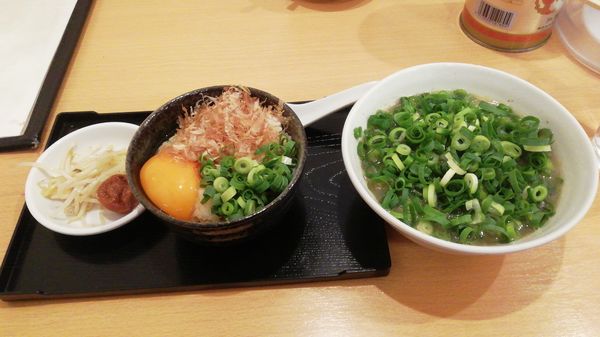 「半玉Aセット　¥600　玉子めし」@ラーメン○イ 十二番丁店の写真