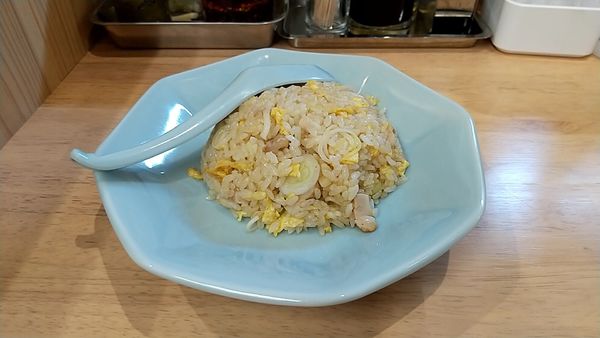 「半チャーハン」@月見ワンタンメン専門店 三日月 大森北口店の写真