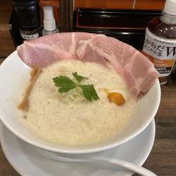 濃厚鶏白湯そば（９００円）