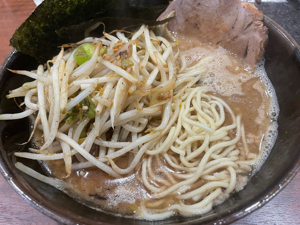 「横濱豚骨ラーメン」@和歌山家 蒔田店の写真